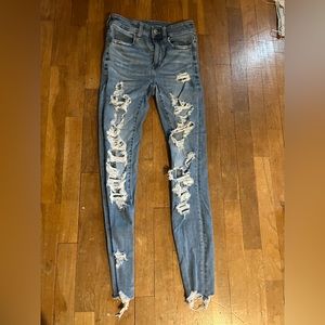 American eagle skinny jeans with rips